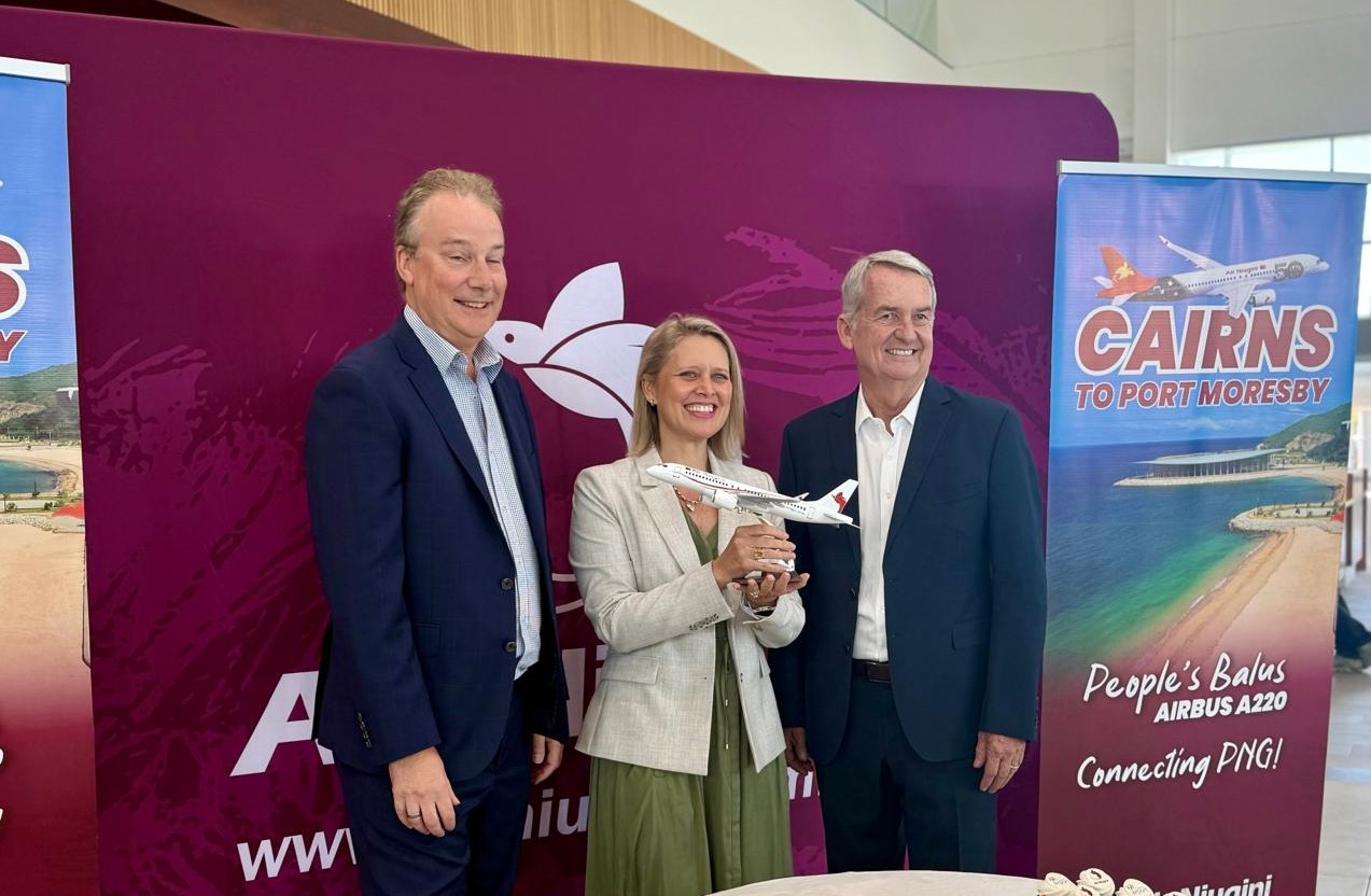 Air Niugini Connection to Cairns